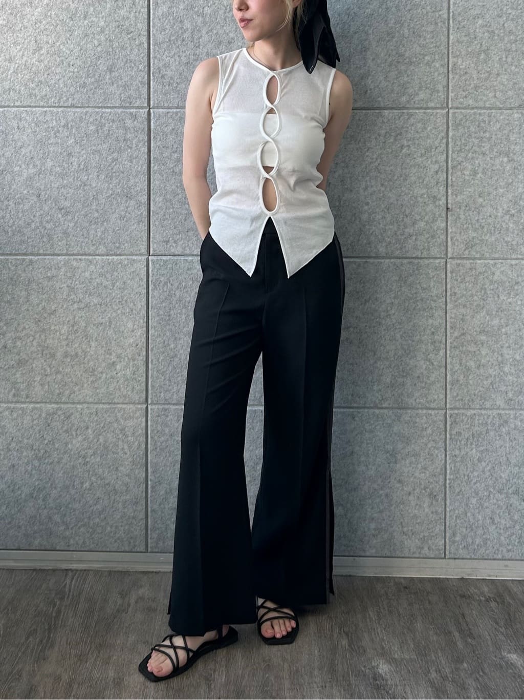 honoka Aさんの「CODE A｜line zip trousers」を使ったコーディネート