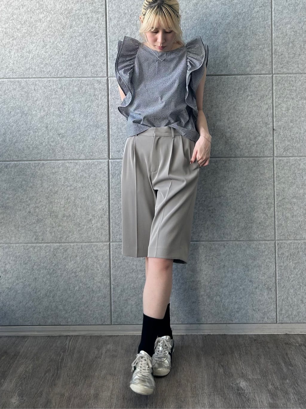 honoka Aさんの「CODE A｜ruffle drama blouse」を使ったコーディネート
