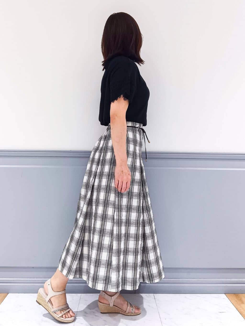 なっちゃんさんの「grove｜【洗える/二の腕カバー】上品なレースで叶える、きちんと見えの夏Tシャツ」を使ったコーディネート