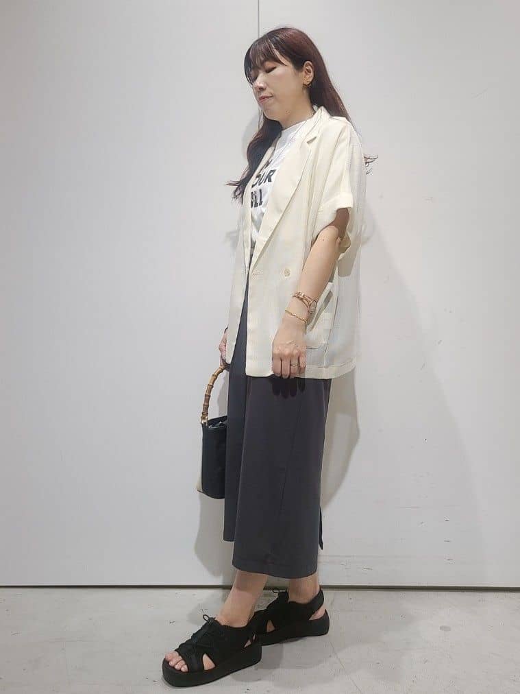 hmさんの「OPAQUE.CLIP｜イージーナロースカート／セットアップ対応【UVケア／接触冷感／洗濯機洗い可】」を使ったコーディネート