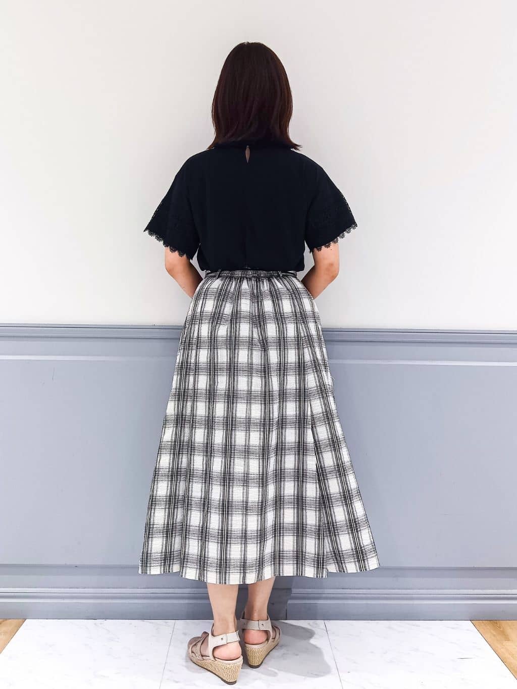 なっちゃんさんの「grove｜【洗える/二の腕カバー】上品なレースで叶える、きちんと見えの夏Tシャツ」を使ったコーディネート