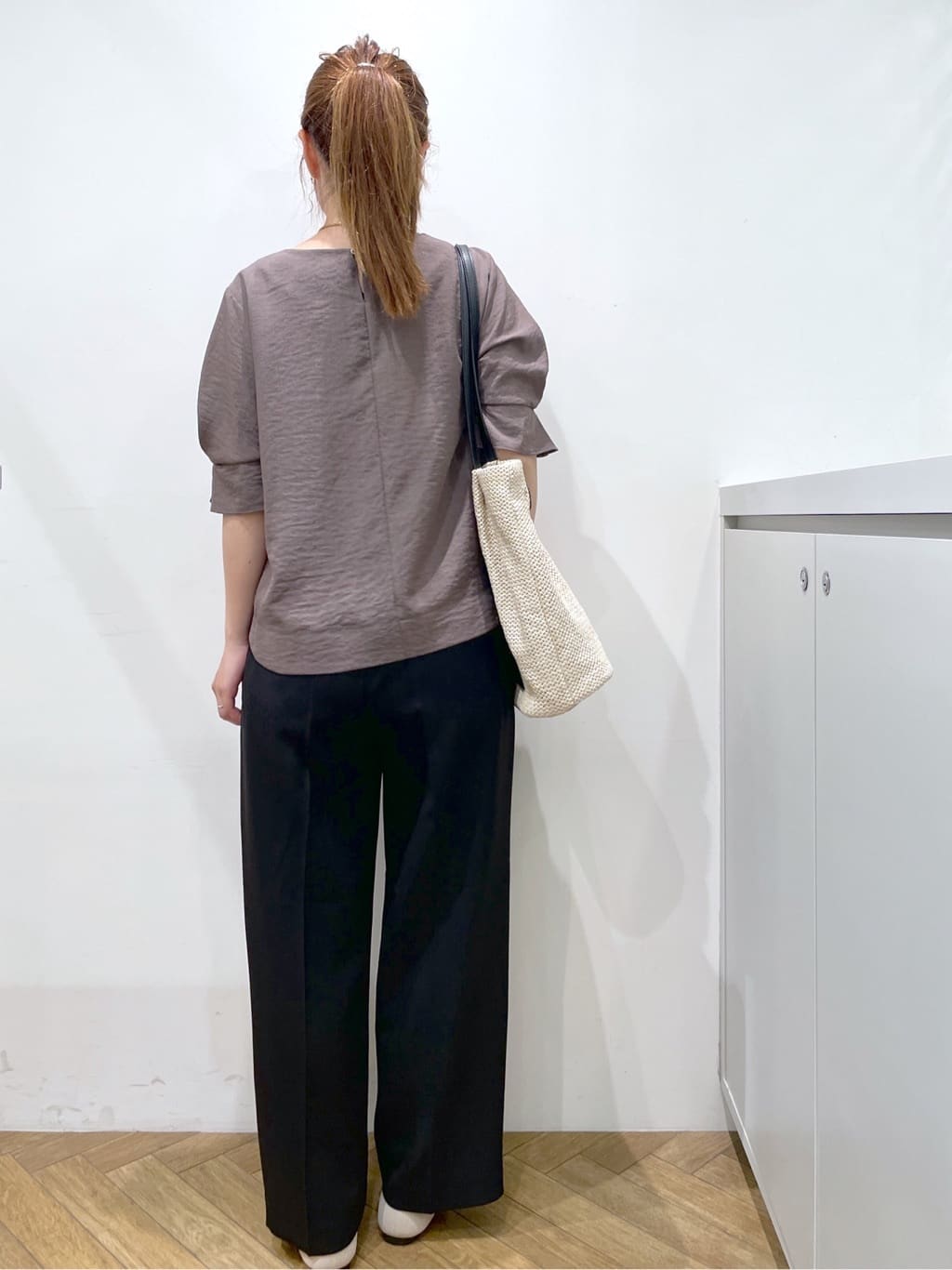 Junさんの「index｜《8色展開／XS-LLサイズ》タックパフスリーブブラウス【洗濯機洗い可／吸水速乾／防シワ／抗ピル】」を使ったコーディネート
