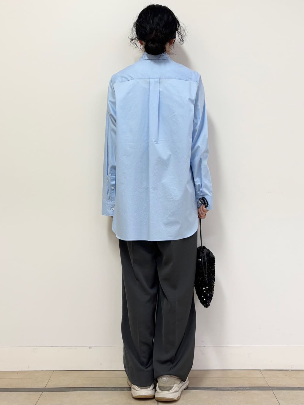 YOKOTAさんの「DRESSTERIOR｜◆スパンコール2WAYポシェット」を使ったコーディネート