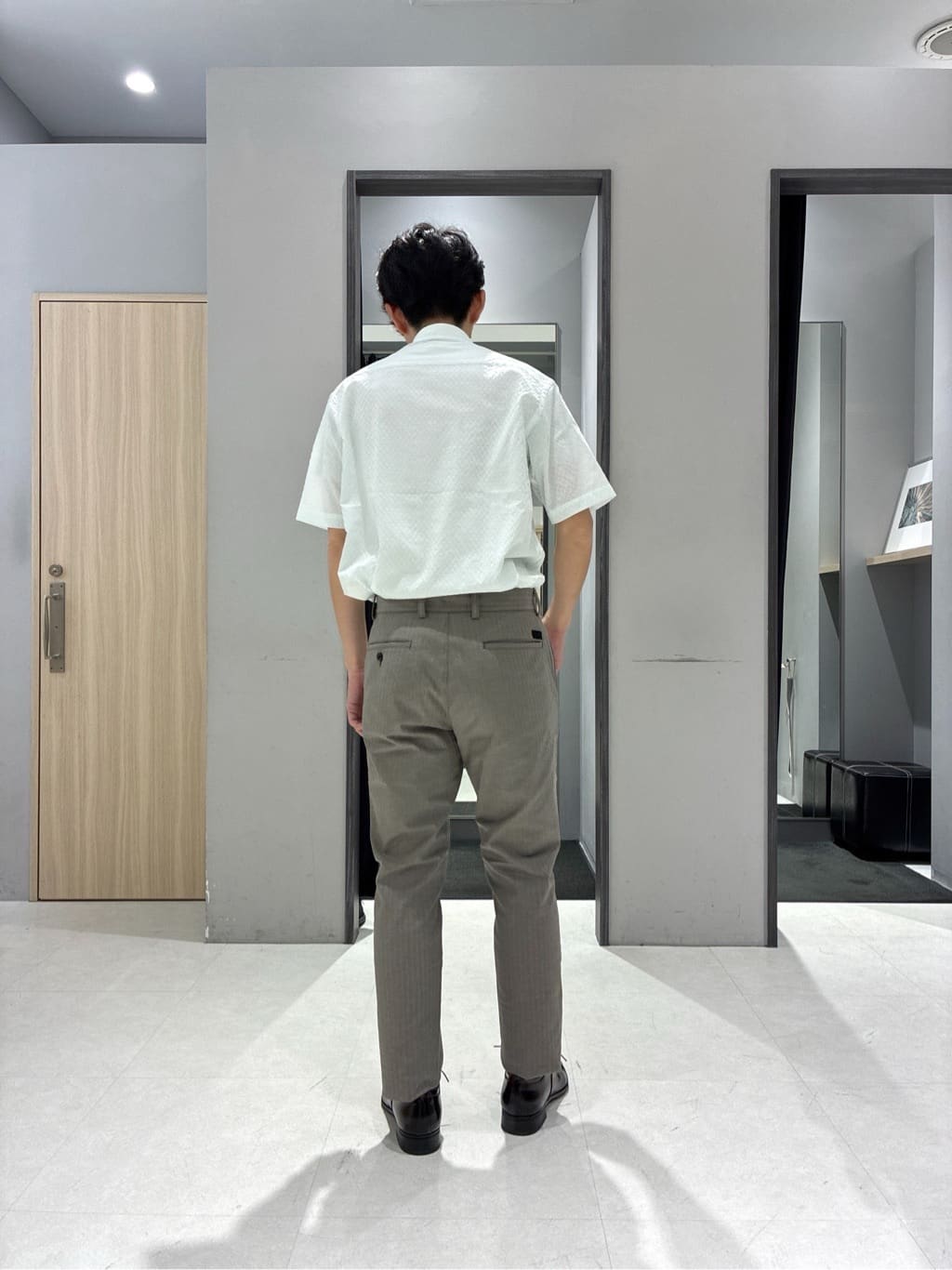 わいずみさんの「TAKEO KIKUCHI｜【抗菌防臭】COOL DOTS（R）ドビープリント ジャケット」を使ったコーディネート