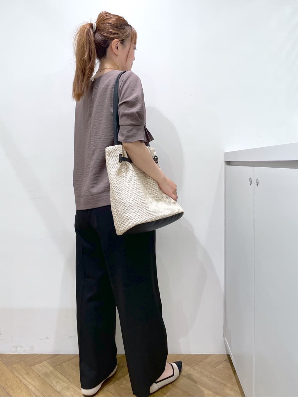 Junさんの「index｜《8色展開／XS-LLサイズ》タックパフスリーブブラウス【洗濯機洗い可／吸水速乾／防シワ／抗ピル】」を使ったコーディネート