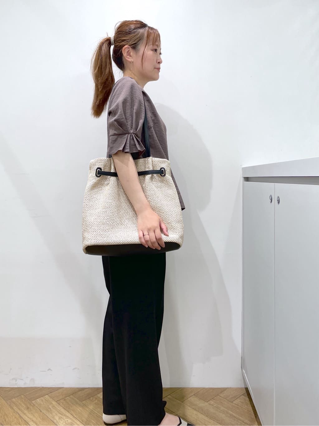 Junさんの「index｜《8色展開／XS-LLサイズ》タックパフスリーブブラウス【洗濯機洗い可／吸水速乾／防シワ／抗ピル】」を使ったコーディネート