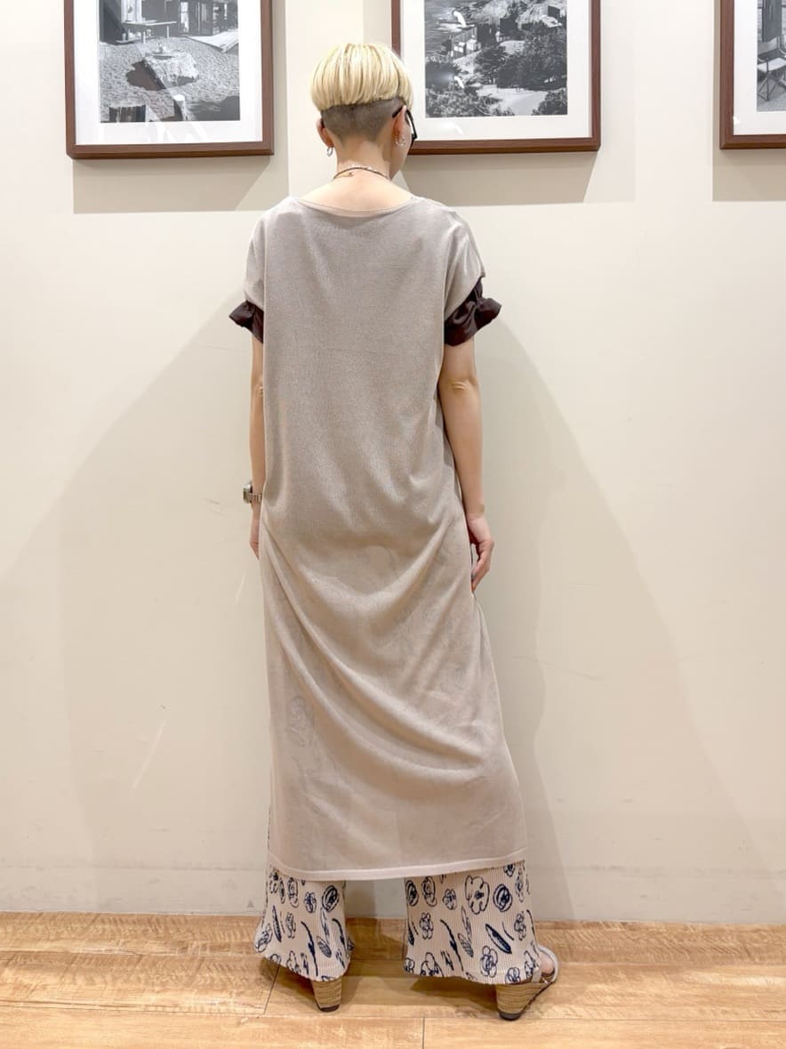 Ayumiさんの「SHOO･LA･RUE｜【S-LL/UV/プチプラ】お袖タックで好印象 デザインTシャツ」を使ったコーディネート