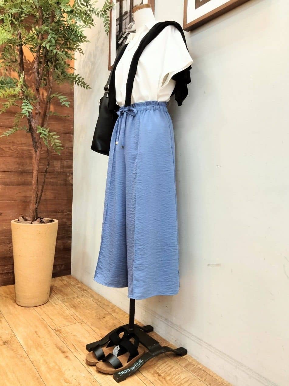 うっちーさんの「SHOO･LA･RUE｜【洗える/S-LL/プチプラ】さらっとすっきりきれい見え スキッパーブラウス」を使ったコーディネート