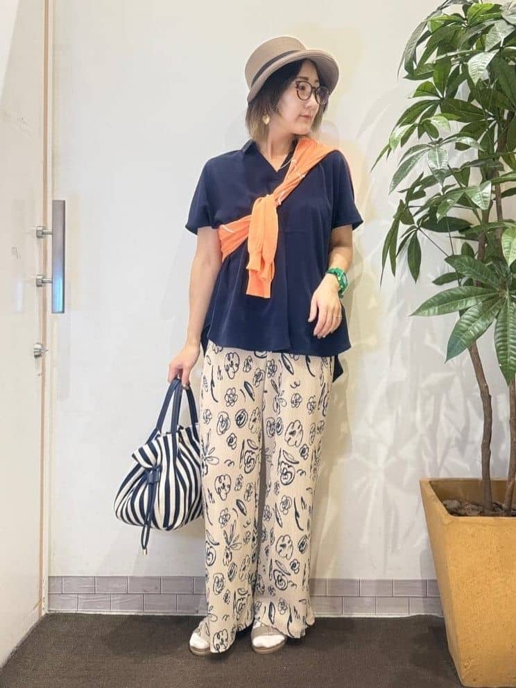 misakiさんの「SHOO･LA･RUE｜ニュアンスデザインがこなれ見え 刺繍デザイン シアーカーディガン」を使ったコーディネート