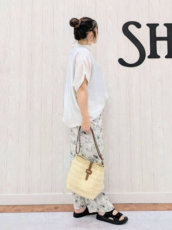 さくみぃさんの「SHOO･LA･RUE｜【ひんやり】すっきりきれいに体型カバー コクーンシルエットワンピース」を使ったコーディネート