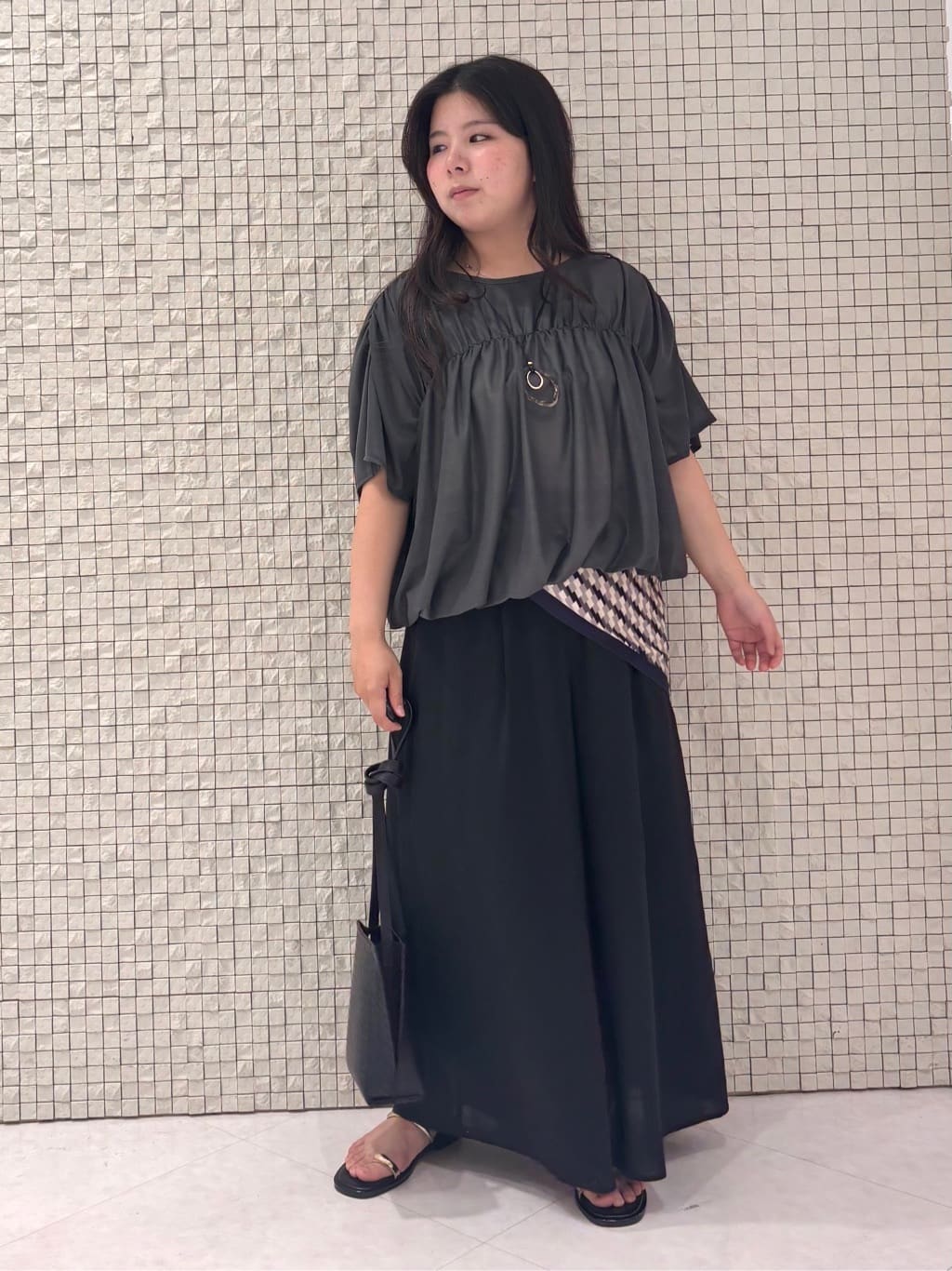 MEGUMIさんの「INDIVI｜【洗える／清涼感◎】ワイドフレアパンツ／スカーチョ」を使ったコーディネート