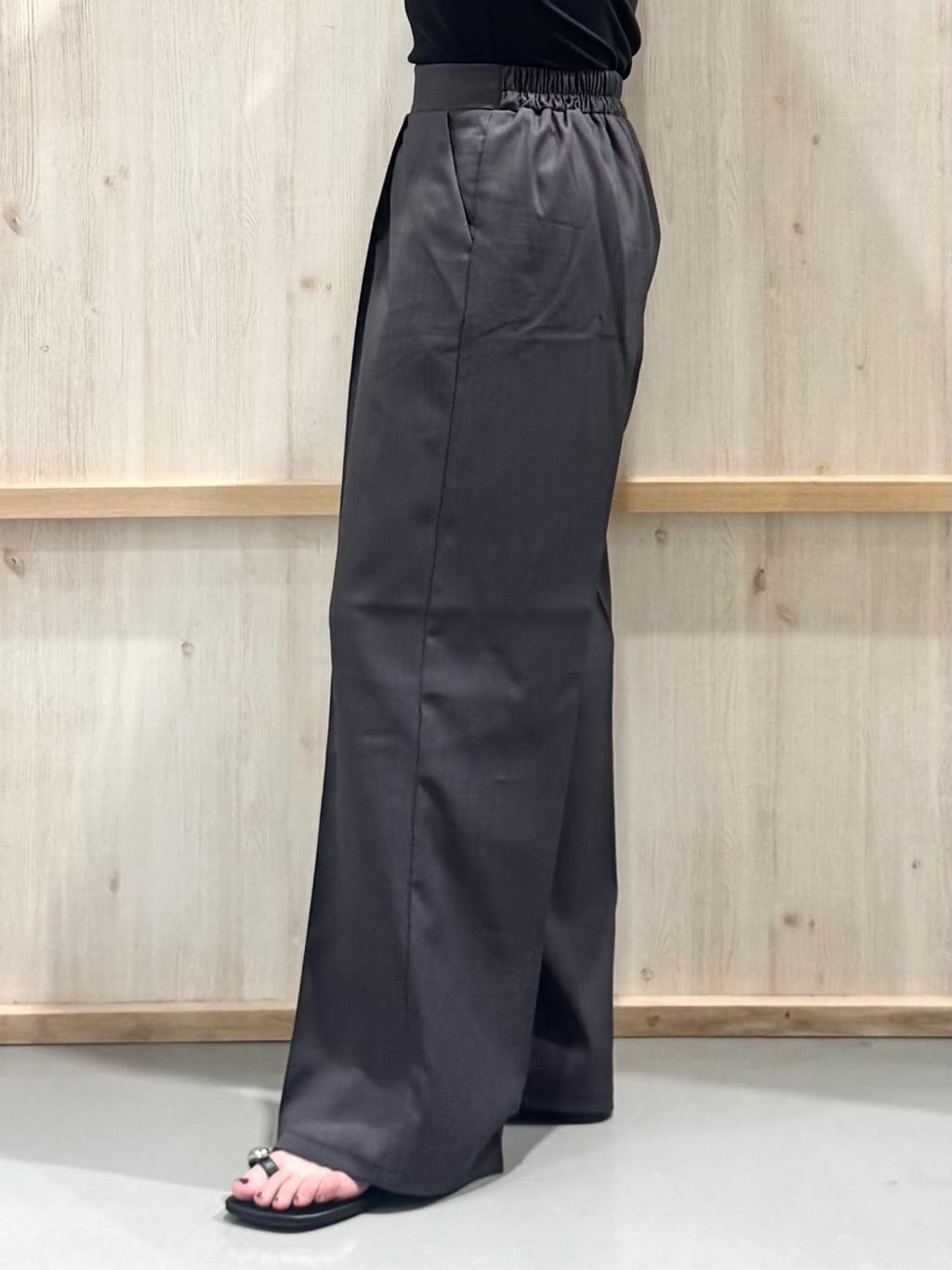 nanaさんの「THE SHOP TK｜麻調シアーフリルギャザーブラウス【洗える】」を使ったコーディネート
