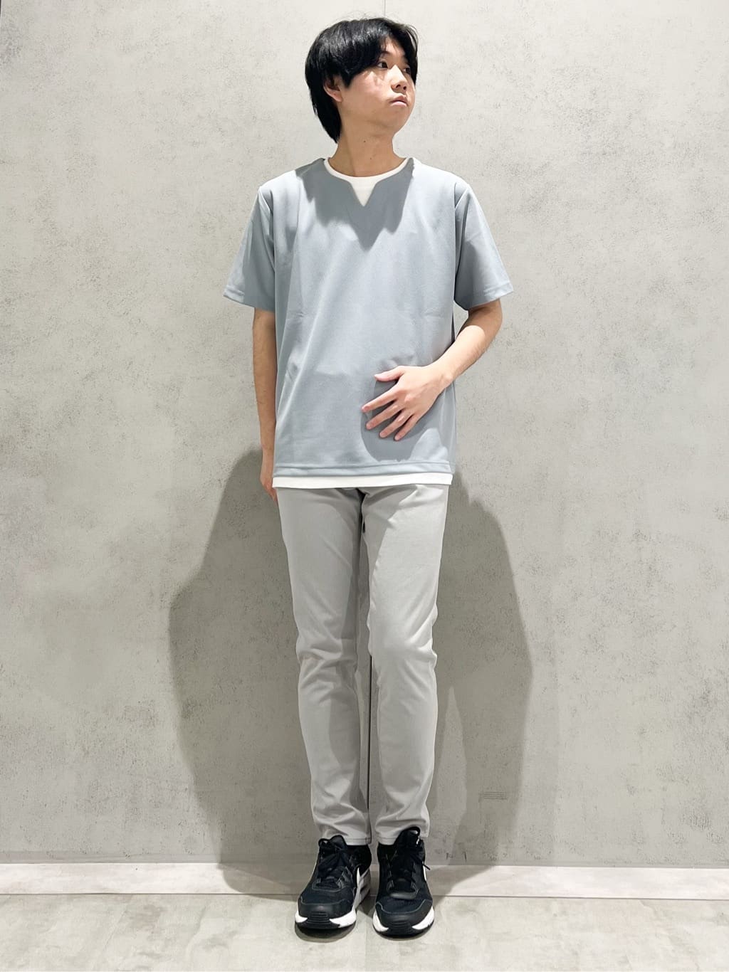 SHI-MAさんの「THE SHOP TK｜ツイルキーネック 半袖Tシャツ 接触冷感/洗濯機OK」を使ったコーディネート
