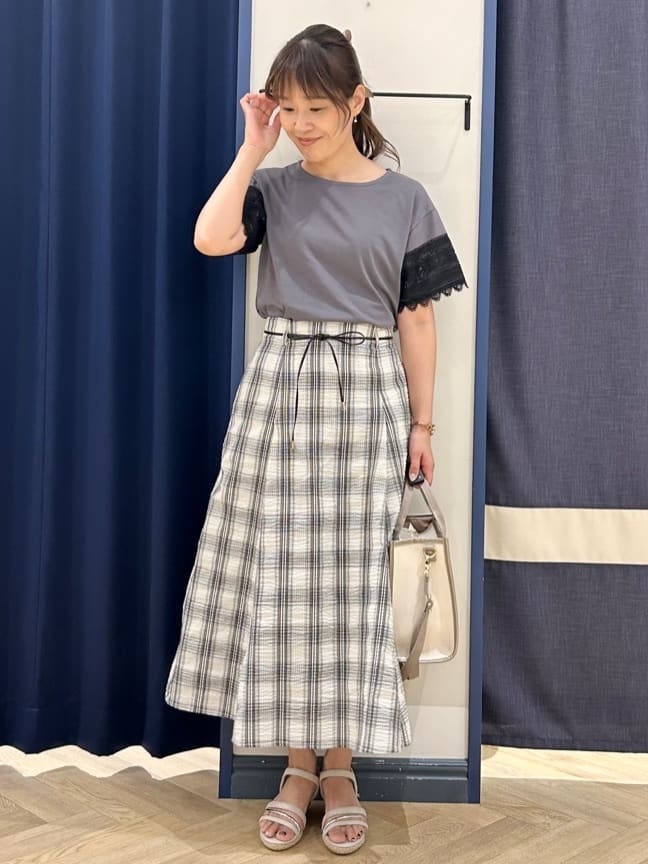 Orikaさんの「grove｜軽やかに羽織れて、きちんと見え ハーフスリーブテーラードジャケット」を使ったコーディネート