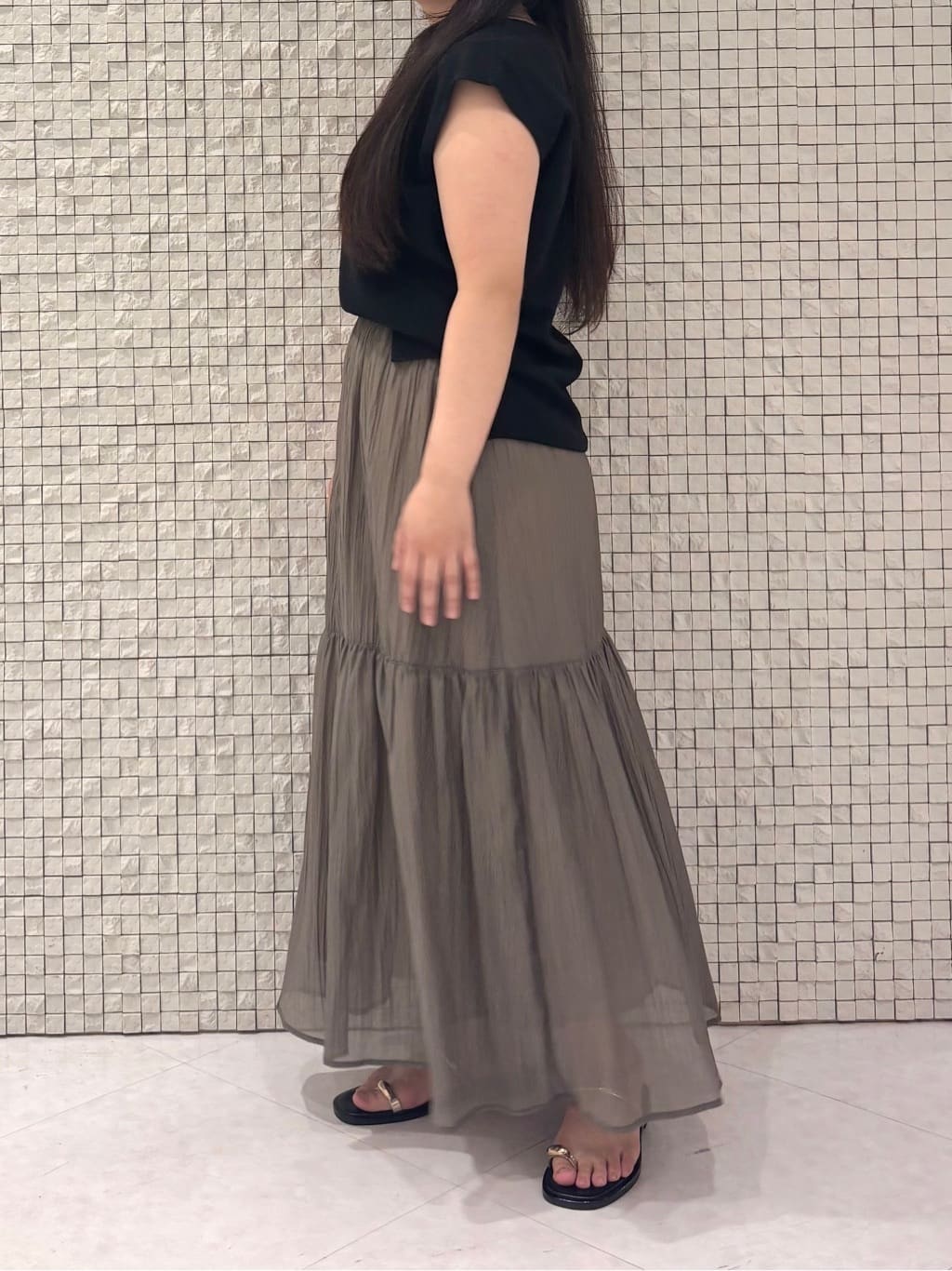 MEGUMIさんの「INDIVI｜【2点セット／着回し◎】ノースリーブ＆ティアードスカート カセット服」を使ったコーディネート