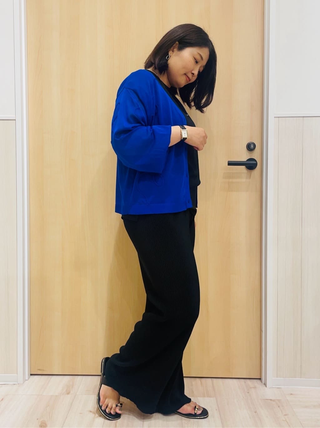 すーさんの「SHOO･LA･RUE｜ニュアンスデザインがこなれ見え 刺繍デザイン シアーカーディガン」を使ったコーディネート
