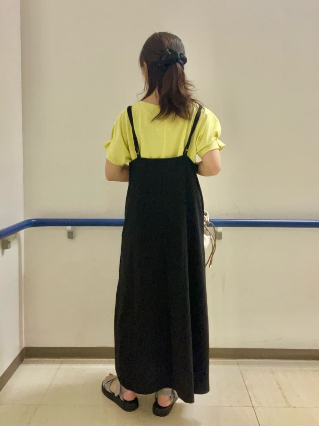 あもさんの「SHOO･LA･RUE｜【S-LL/UV/プチプラ】お袖タックで好印象 デザインTシャツ」を使ったコーディネート