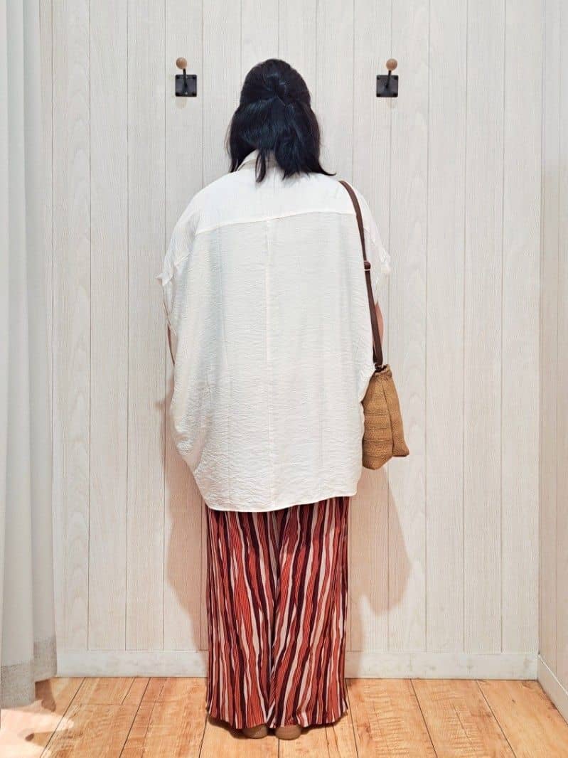 kotomiさんの「SHOO･LA･RUE｜【ひんやり】すっきりきれいに体型カバー コクーンシルエットワンピース」を使ったコーディネート