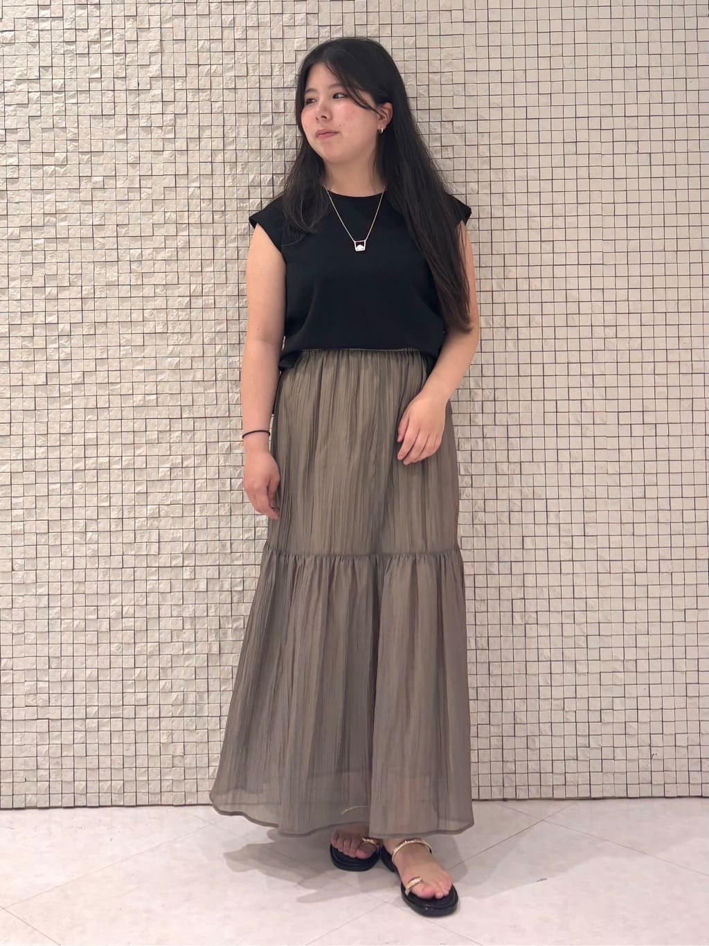 MEGUMIさんの「INDIVI｜【2点セット／着回し◎】ノースリーブ＆ティアードスカート カセット服」を使ったコーディネート