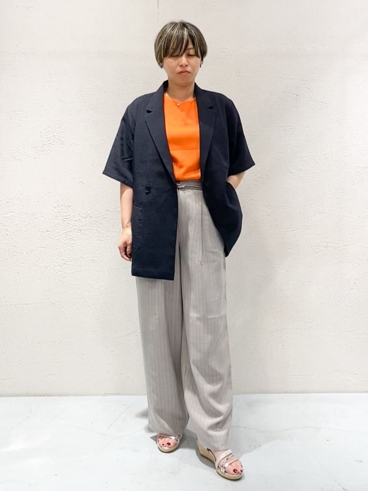 ばっちょさんの「grove｜軽やかに羽織れて、きちんと見え ハーフスリーブテーラードジャケット」を使ったコーディネート