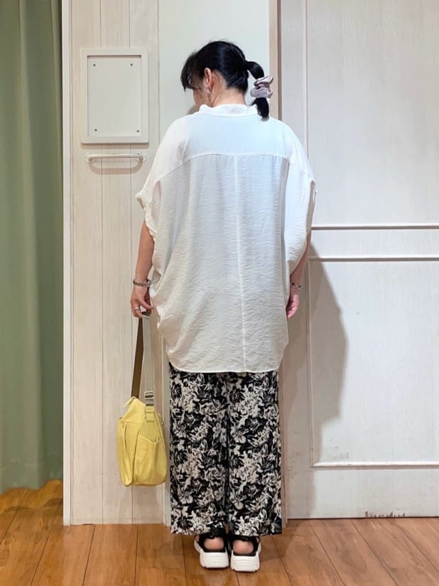 ke-yさんの「SHOO･LA･RUE｜【ひんやり】すっきりきれいに体型カバー コクーンシルエットワンピース」を使ったコーディネート