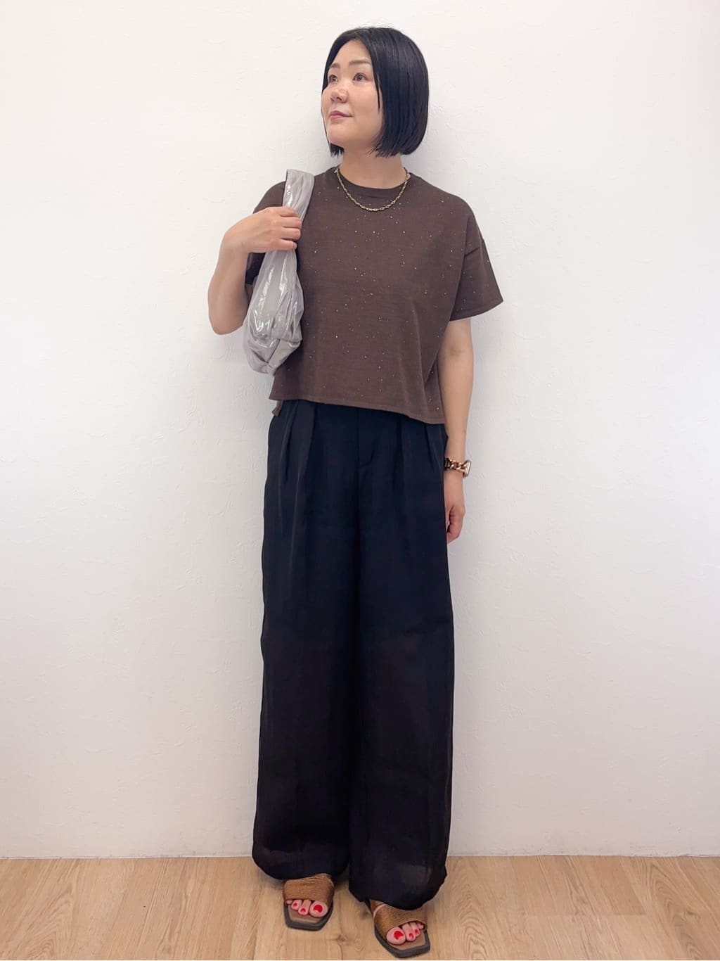 Takeさんの「OPAQUE.CLIP｜スパンコールサマーニット【洗濯機洗い可／抗ピル】」を使ったコーディネート