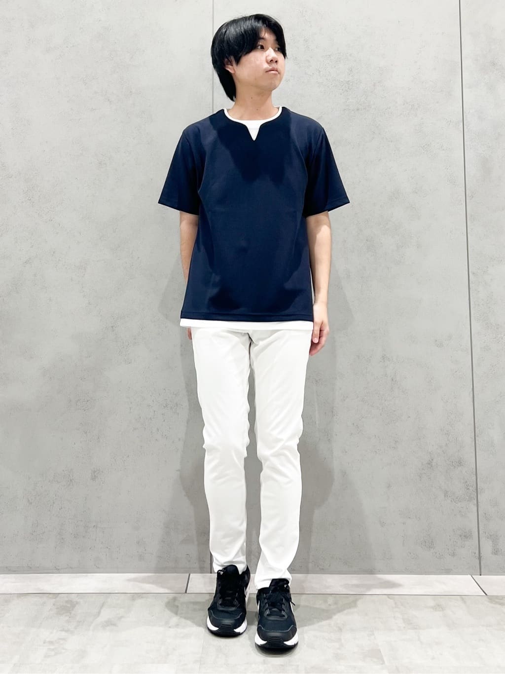 SHI-MAさんの「THE SHOP TK｜ツイルキーネック 半袖Tシャツ 接触冷感/洗濯機OK」を使ったコーディネート