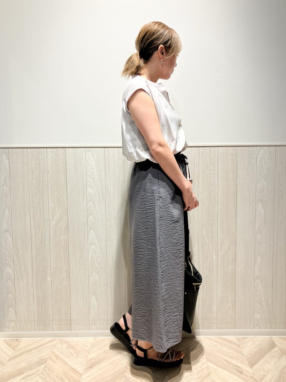 shokoさんの「SHOO･LA･RUE｜【S-LL/洗濯後しわになりにくい】上品にきれい見え スラブギャザーブラウス」を使ったコーディネート
