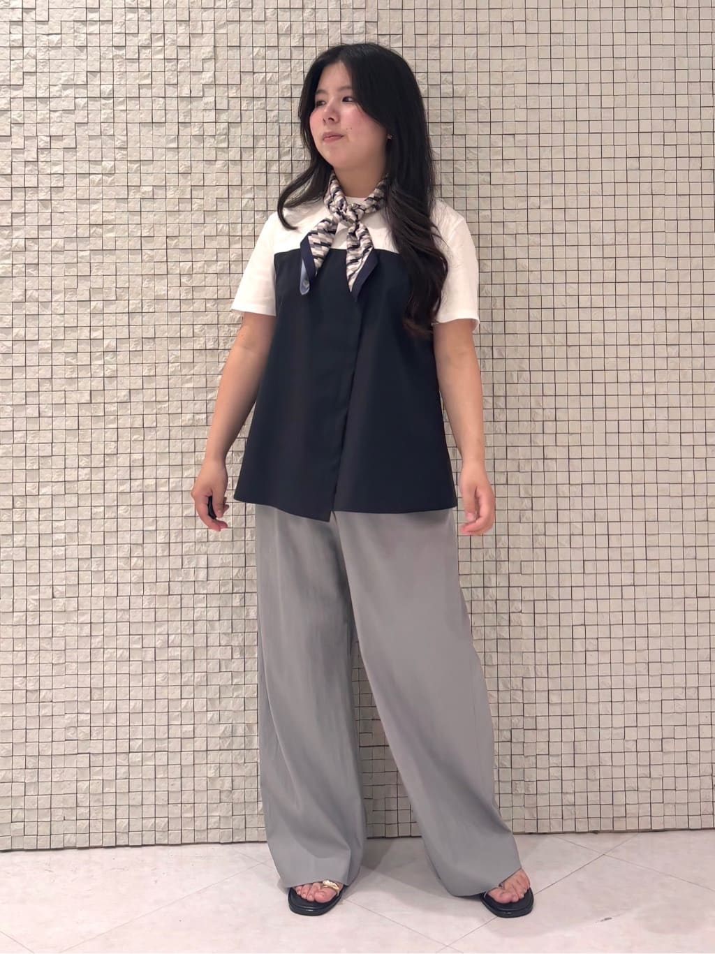 MEGUMIさんの「INDIVI｜【洗える】ビスチェレイヤード風トップス」を使ったコーディネート