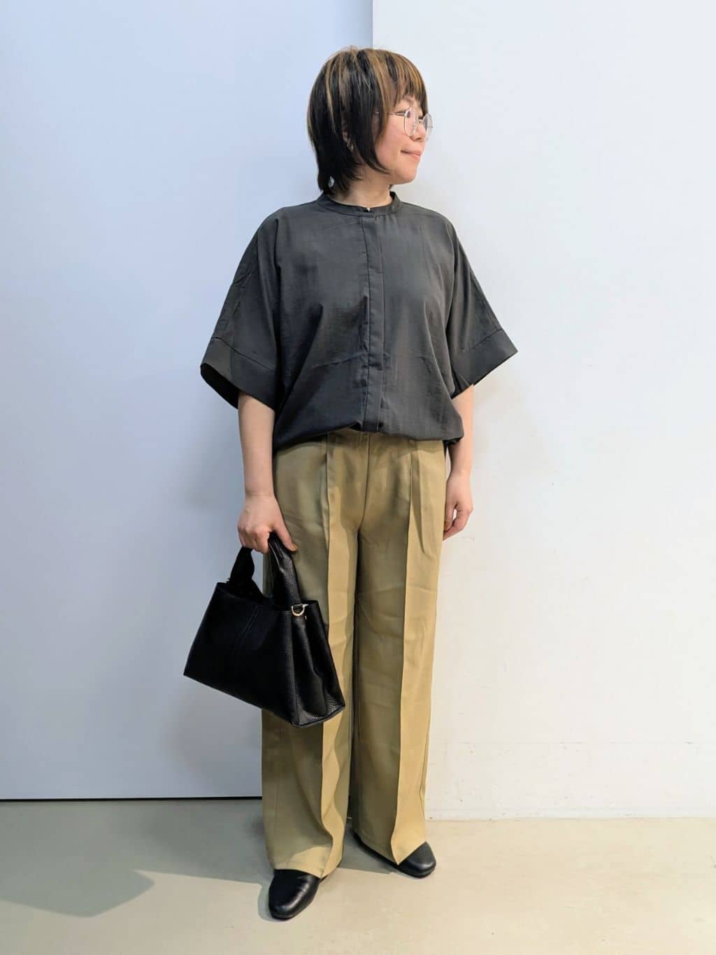 kotoさんの「THE SHOP TK｜麻調ピンタックワイドパンツ【洗濯機OK】」を使ったコーディネート