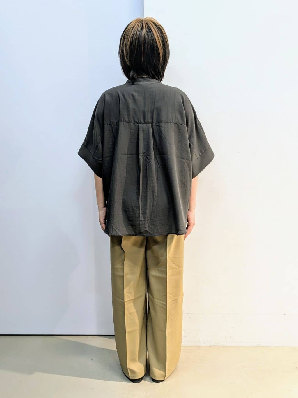 kotoさんの「THE SHOP TK｜麻調ピンタックワイドパンツ【洗濯機OK】」を使ったコーディネート