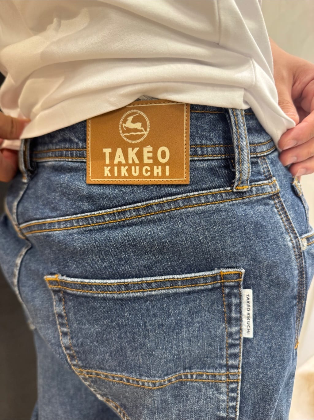 たくやさんの「TAKEO KIKUCHI｜◆【Sサイズ～】フェイスロープ刺繍 天竺Tシャツ」を使ったコーディネート