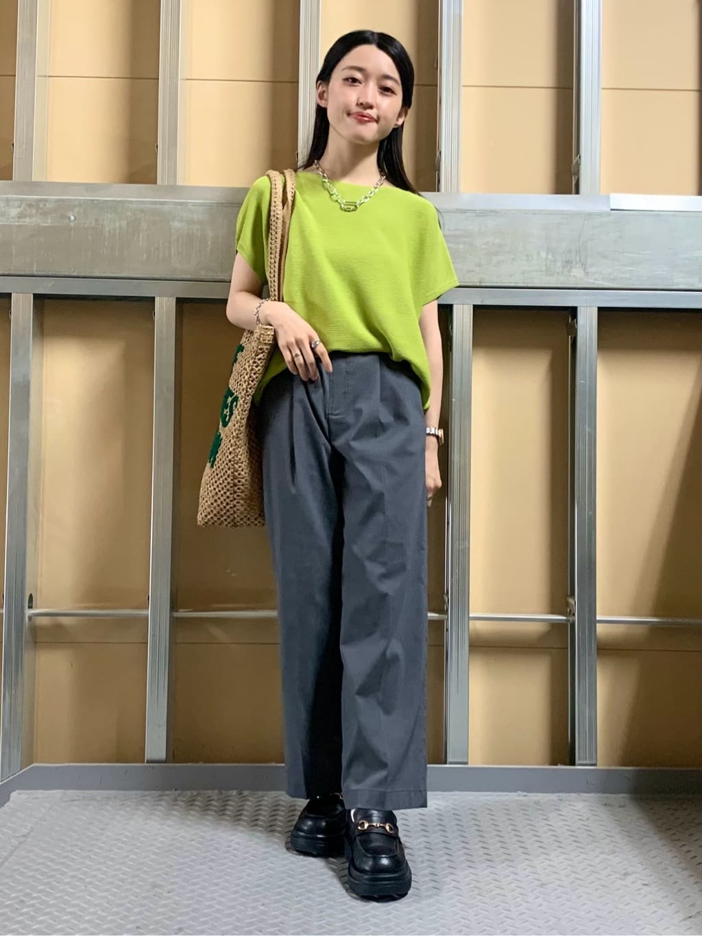 sahoさんの「THE SHOP TK｜カラーロゴ雑材トートバッグ」を使ったコーディネート