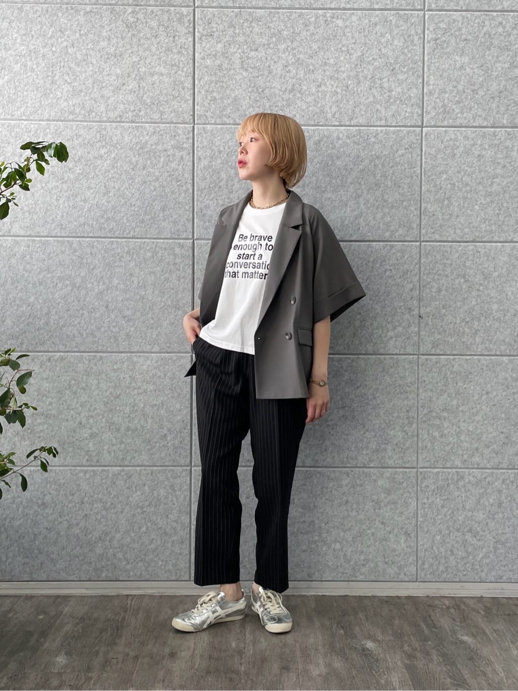 mikuさんの「INDIVI｜【接触冷感／セットアップ対応】イージーテーパードパンツ【通勤・セレモニー】」を使ったコーディネート