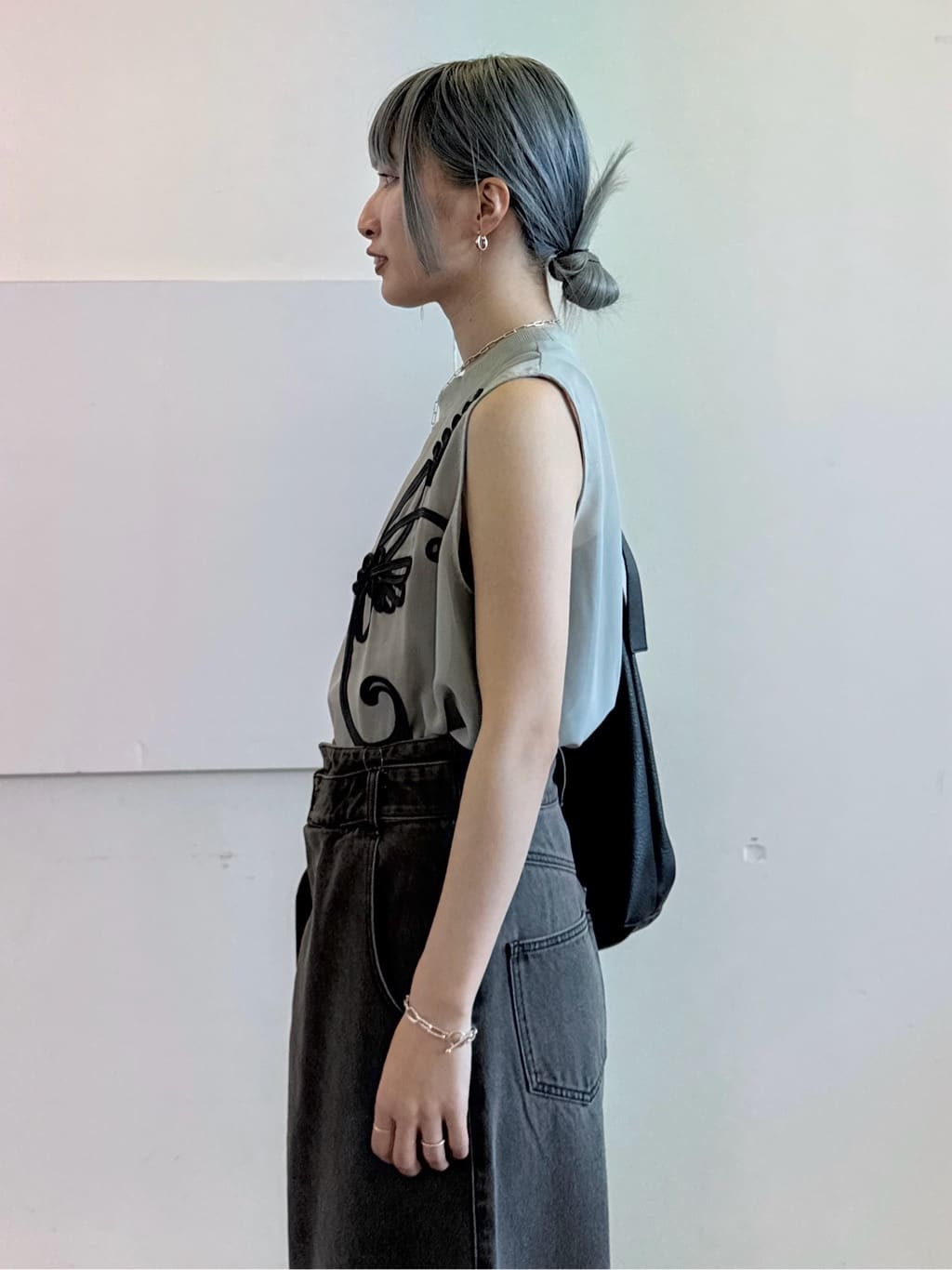 omaさんの「THE SHOP TK｜◆バレル風タックパンツ【洗濯機OK】」を使ったコーディネート