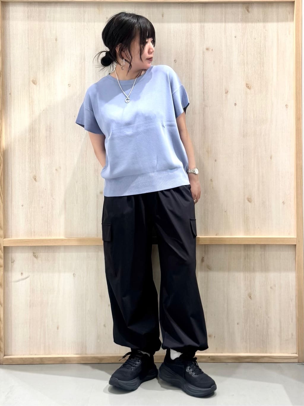 nanaさんの「THE SHOP TK｜さらさらフレアスリーブサマーニット【毛玉になりにくい/UV/洗濯機OK】」を使ったコーディネート