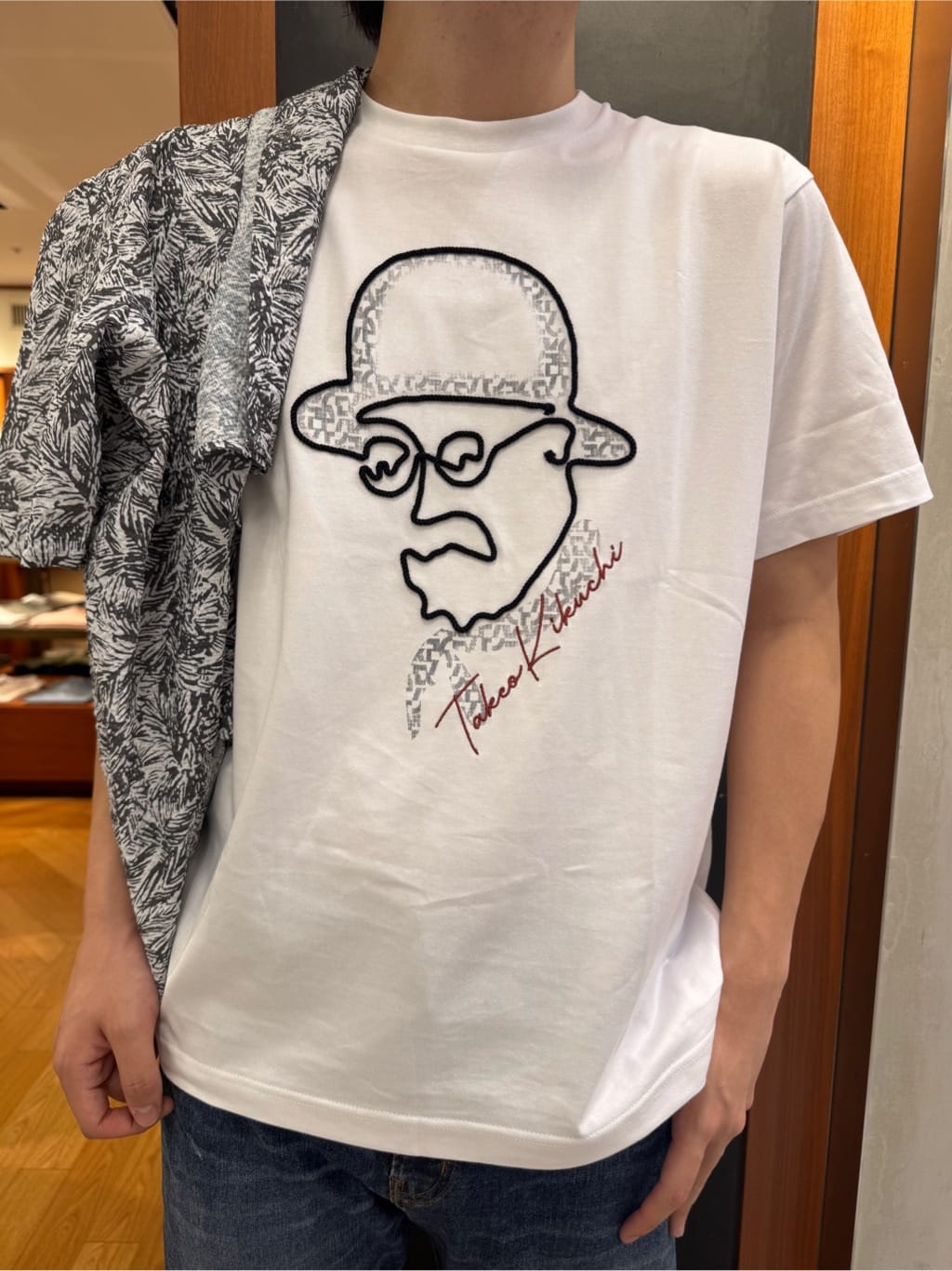 たくやさんの「TAKEO KIKUCHI｜◆【Sサイズ～】フェイスロープ刺繍 天竺Tシャツ」を使ったコーディネート