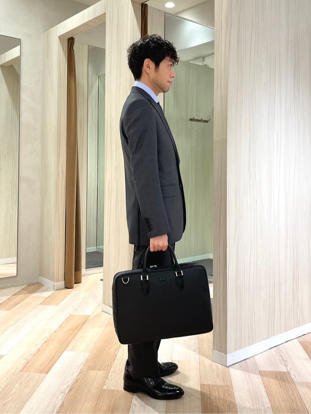 URAさんの「TAKEO KIKUCHI｜コーデュラ（R） コーティング ブリーフケース」を使ったコーディネート