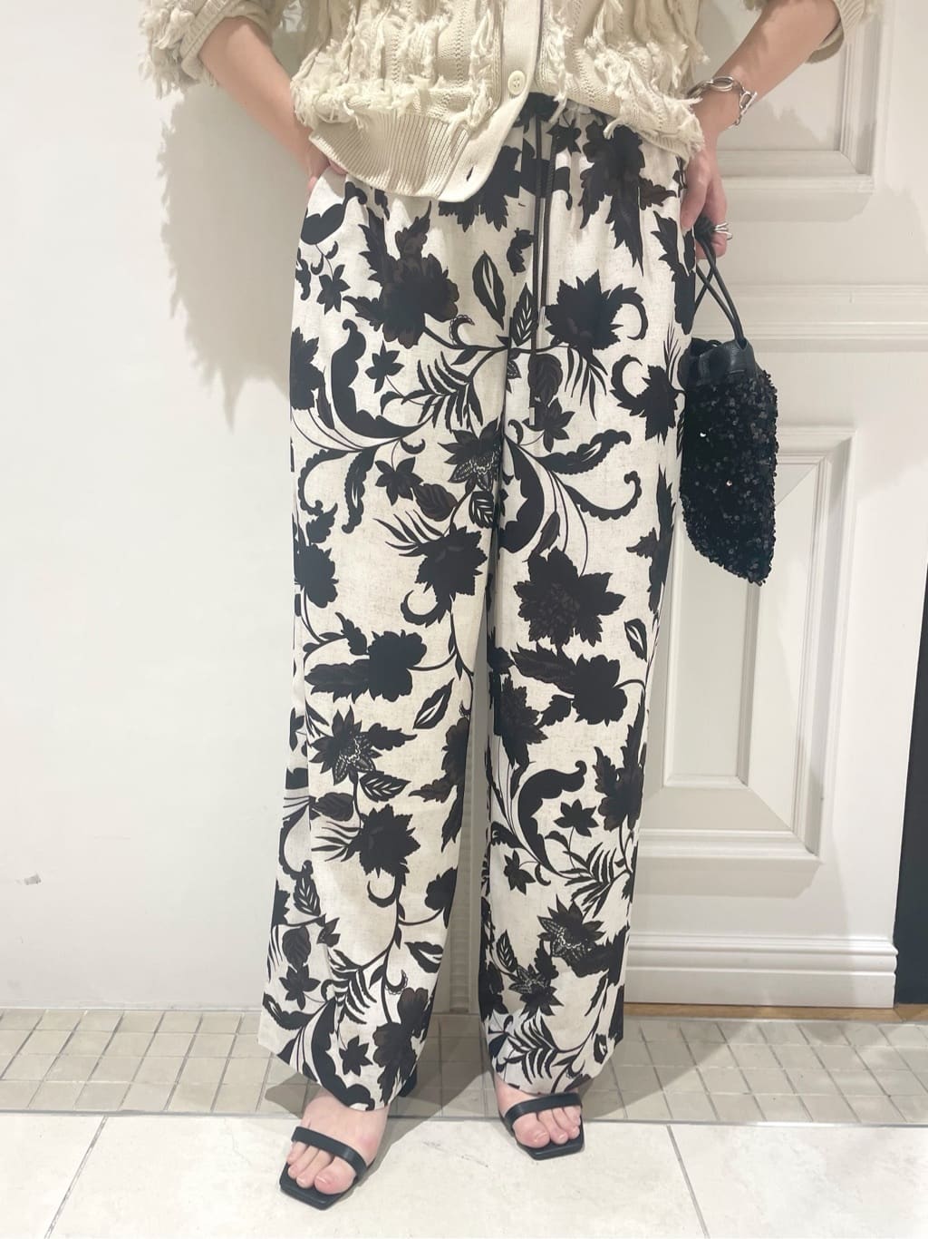 makiさんの「DRESSTERIOR｜◆スパンコール2WAYポシェット」を使ったコーディネート