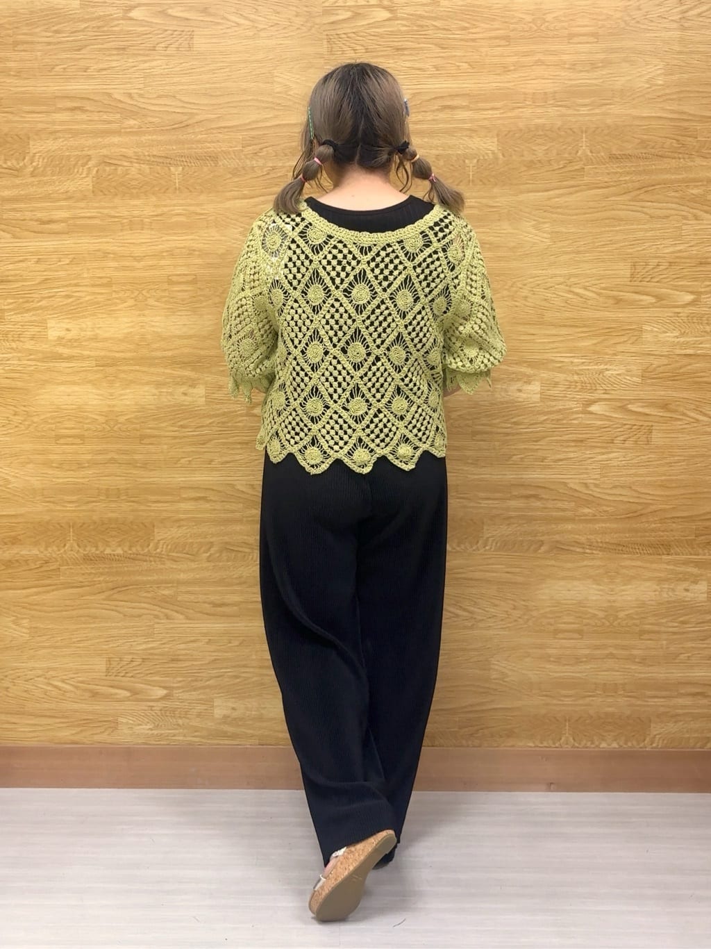 ぁむさんの「SHOO･LA･RUE｜【2WAY】大人のほんのり甘いスタイルに クロシェレースカーディガン」を使ったコーディネート