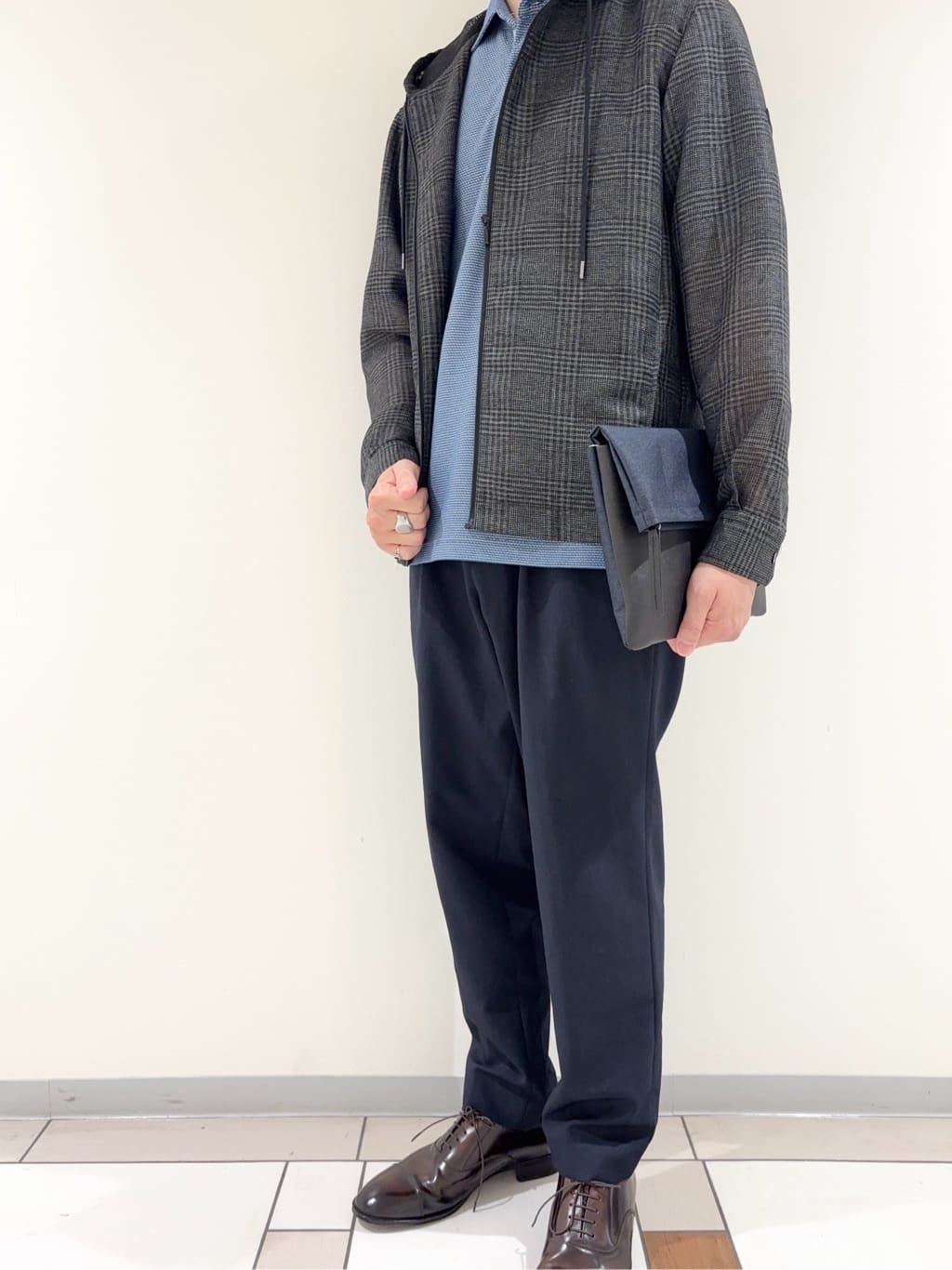 及川さんの「TAKEO KIKUCHI｜【抗菌防臭／9色5サイズ展開】ハニカムメランジ ポロシャツ」を使ったコーディネート