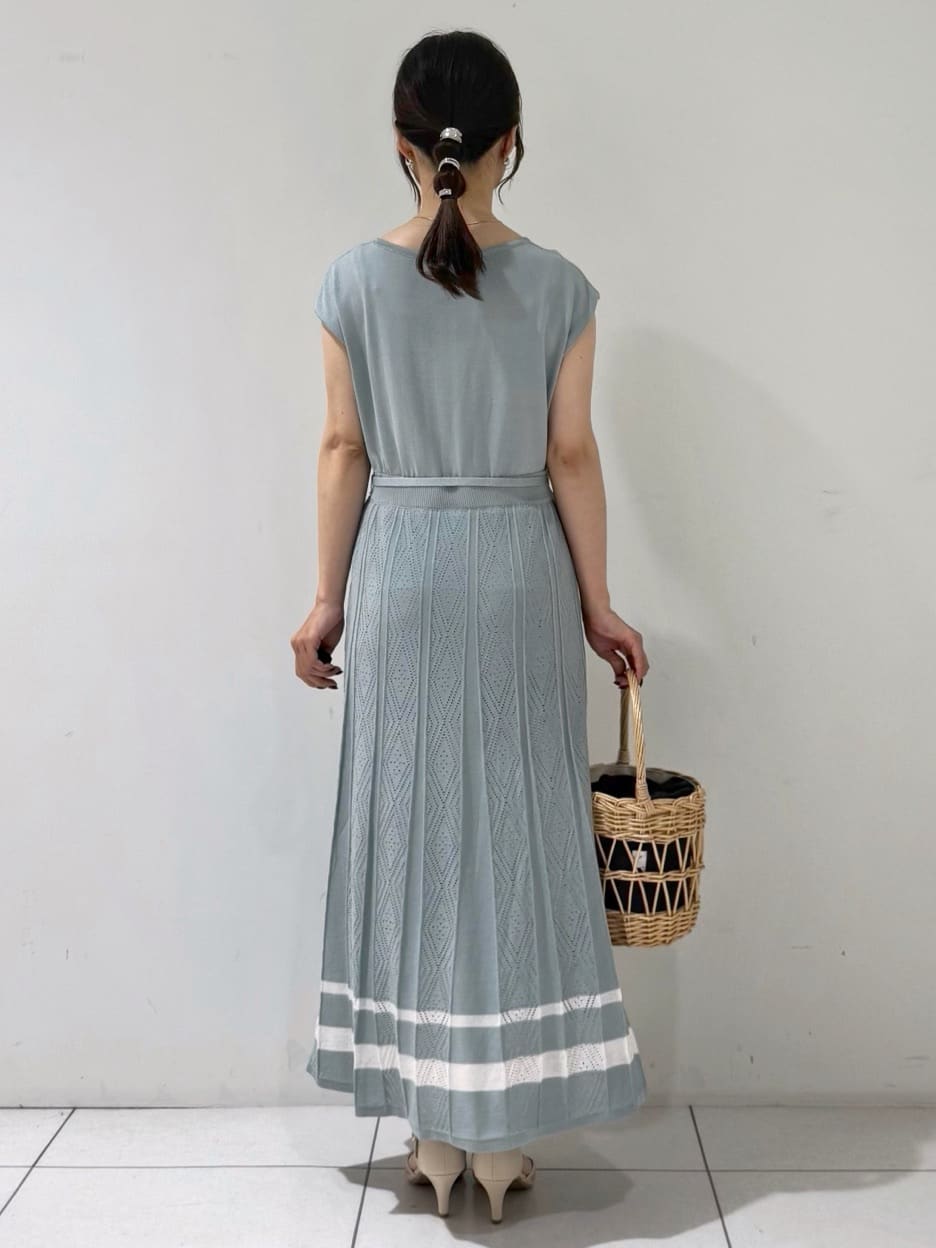 kozuさんの「index｜《7色展開／XS-LLサイズ》ビジューボタンクルーネックカーディガン【洗濯機洗い可】」を使ったコーディネート