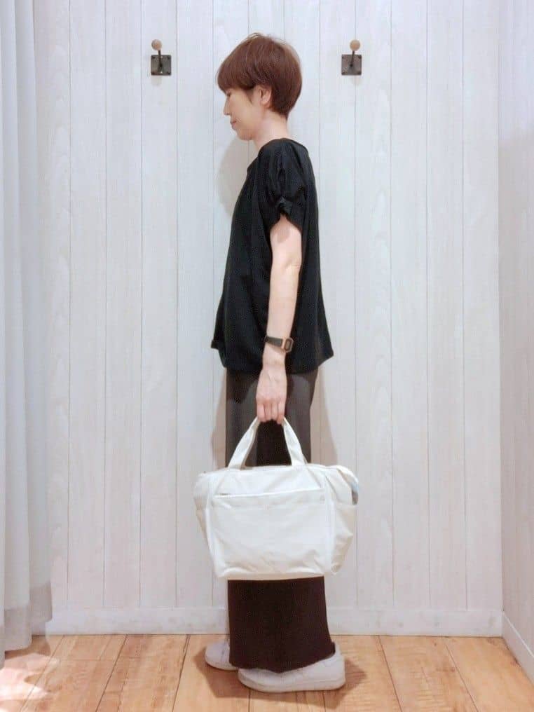 Ribさんの「SHOO･LA･RUE｜【S-LL/UV/プチプラ】お袖タックで好印象 デザインTシャツ」を使ったコーディネート