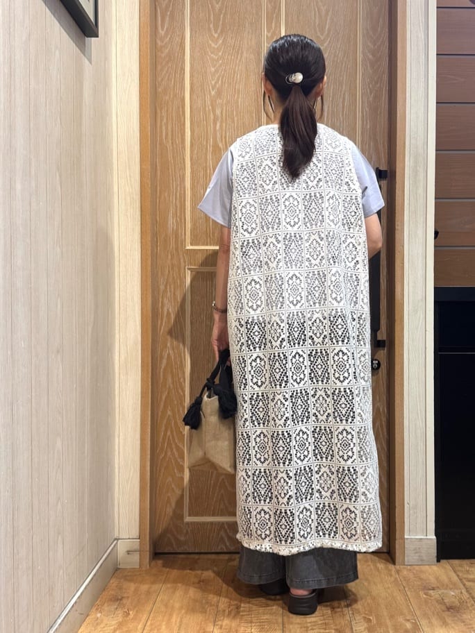 KAORIさんの「SHOO･LA･RUE｜【S-LL/ひんやり/汗ジミ軽減/UVカット】グラフィックアソートTシャツ」を使ったコーディネート