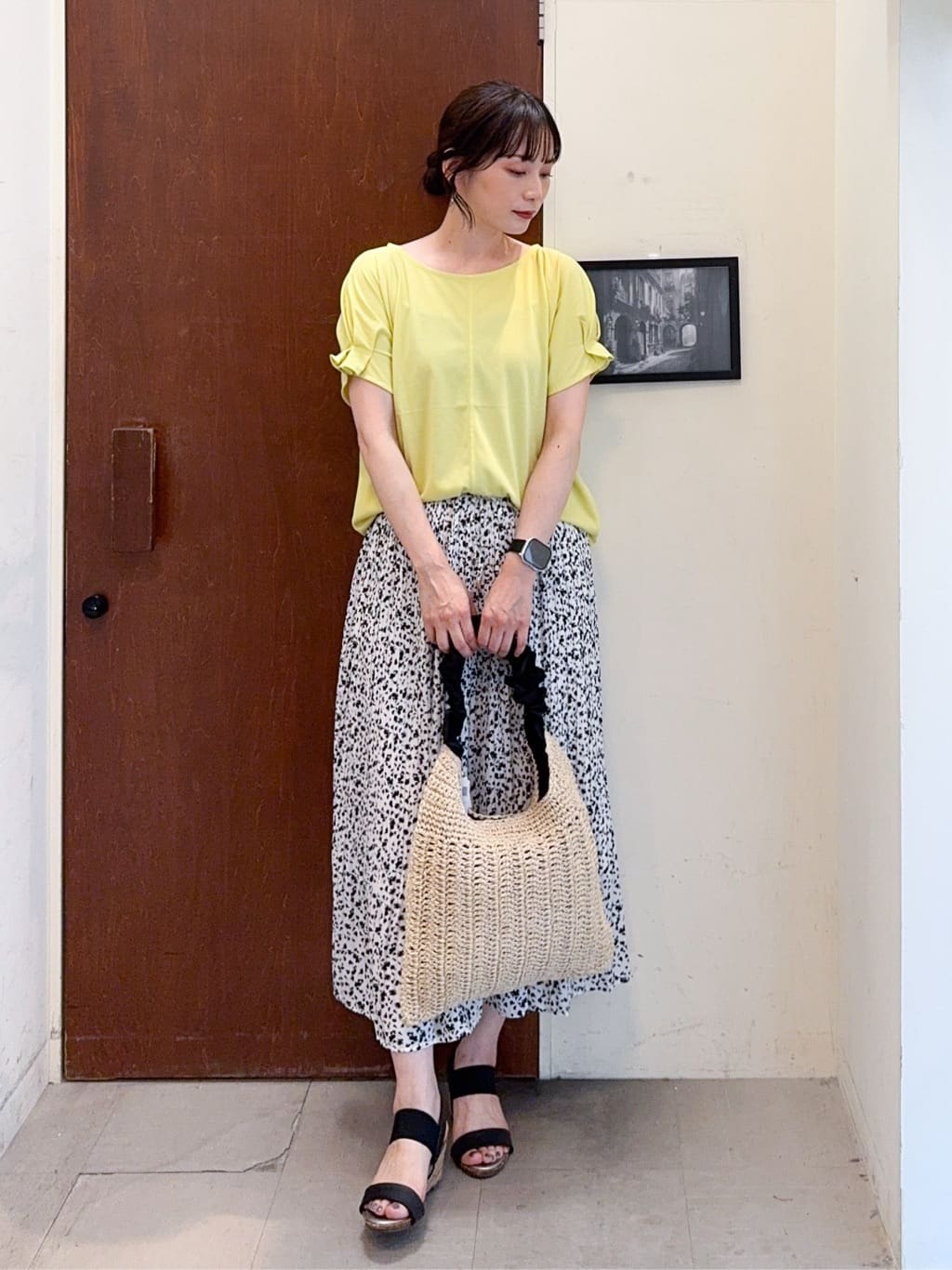 𝐇𝐢𝐫𝐨𝐦𝐢さんの「SHOO･LA･RUE｜【S-LL/UV/プチプラ】お袖タックで好印象 デザインTシャツ」を使ったコーディネート
