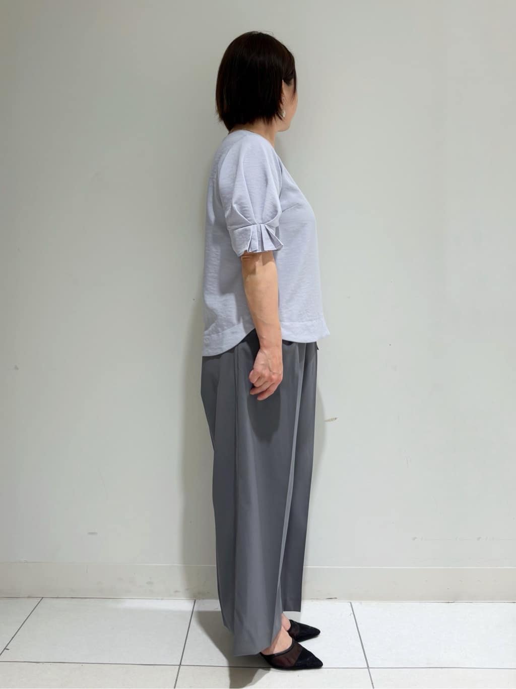 michiさんの「index｜《8色展開／XS-LLサイズ》タックパフスリーブブラウス【洗濯機洗い可／吸水速乾／防シワ／抗ピル】」を使ったコーディネート