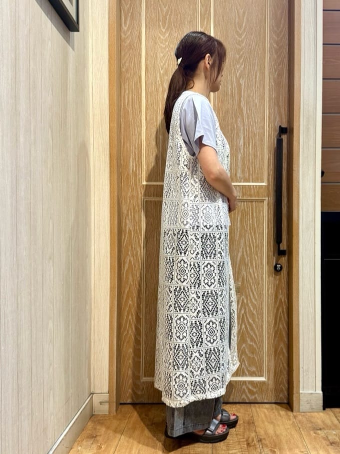 KAORIさんの「SHOO･LA･RUE｜【S-LL/ひんやり/汗ジミ軽減/UVカット】グラフィックアソートTシャツ」を使ったコーディネート