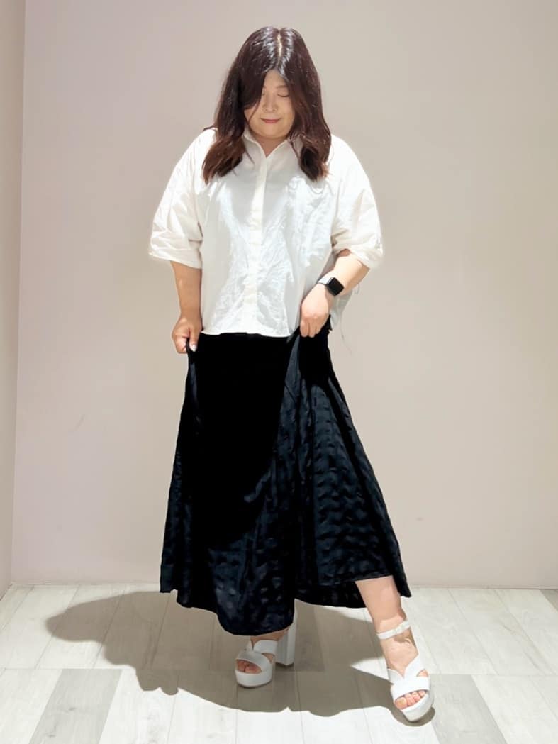 yumiさんの「ESPERANZA｜ネックベルトチャンキーヒールサンダル」を使ったコーディネート