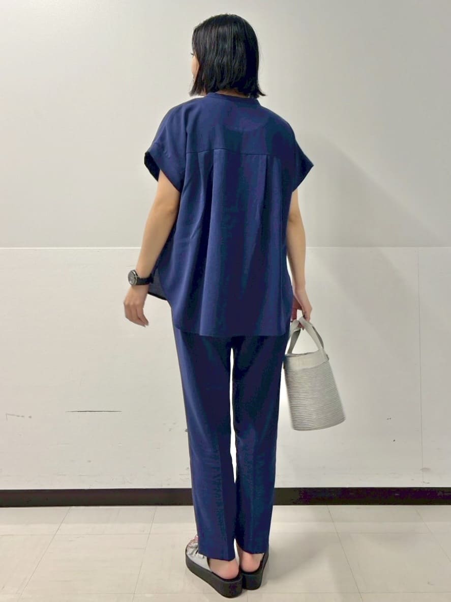 づっきーさんの「OPAQUE.CLIP｜《7色展開／SS-LLサイズ》ストレッチスキッパーブラウス／セットアップ対応【洗濯機洗い可／防シワ】」を使ったコーディネート