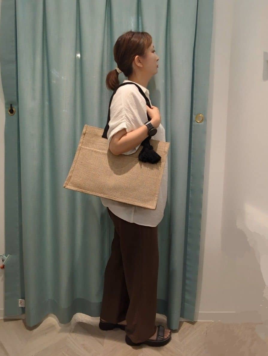 やすさんの「SHOO･LA･RUE｜【ひんやり】すっきりきれいに体型カバー コクーンシルエットワンピース」を使ったコーディネート